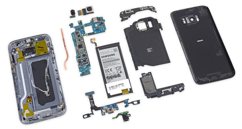 Illustration for article titled Una pantalla imposible de reparar: asĂ es el Galaxy S7 por dentro